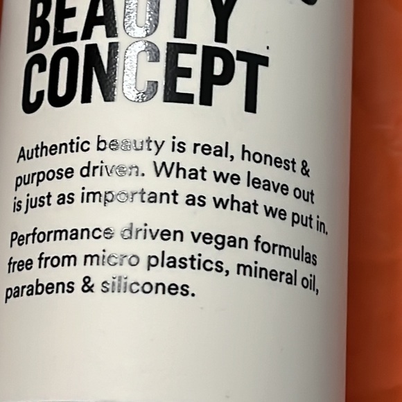 Authentic Beauty Concept BEACHY TEXTURE SPRAY wavy texture NEW NWT 250/8.4 ox - Picture 3 of 6